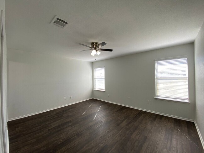Building Photo - Saginaw Texas Homes For Rent  "Eagle Mtn-s...