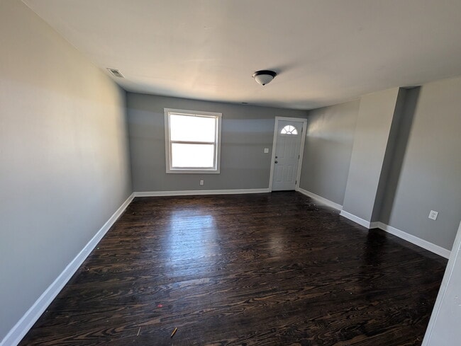 Building Photo - 1603 Industrial Loop Rd