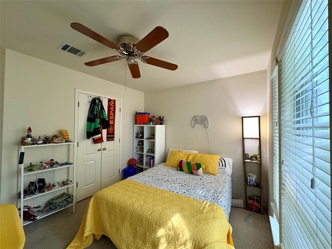 Building Photo - 207 Kettleman Ln N