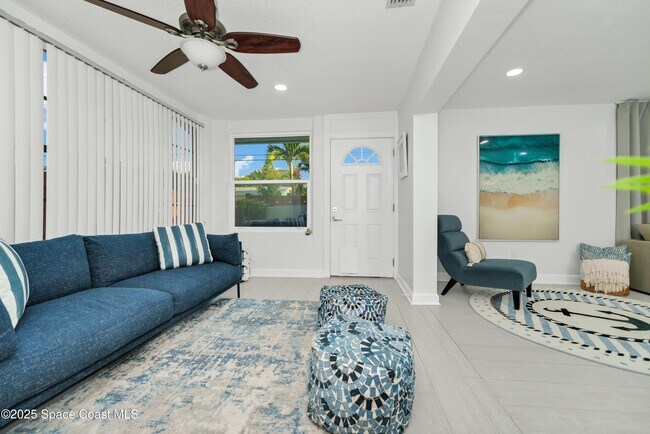 Building Photo - 363 Harbor Dr