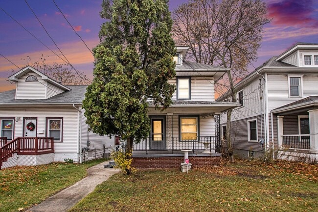 Building Photo - 209 E Mt Hope Ave