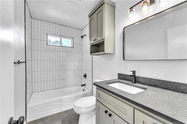 Building Photo - 3070 W Mt Comfort Rd