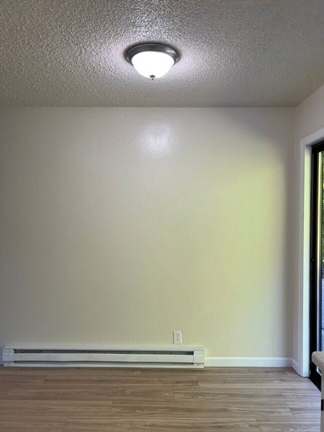 Building Photo - 2Bd/1Ba Single Story Apartment Unit - Move...