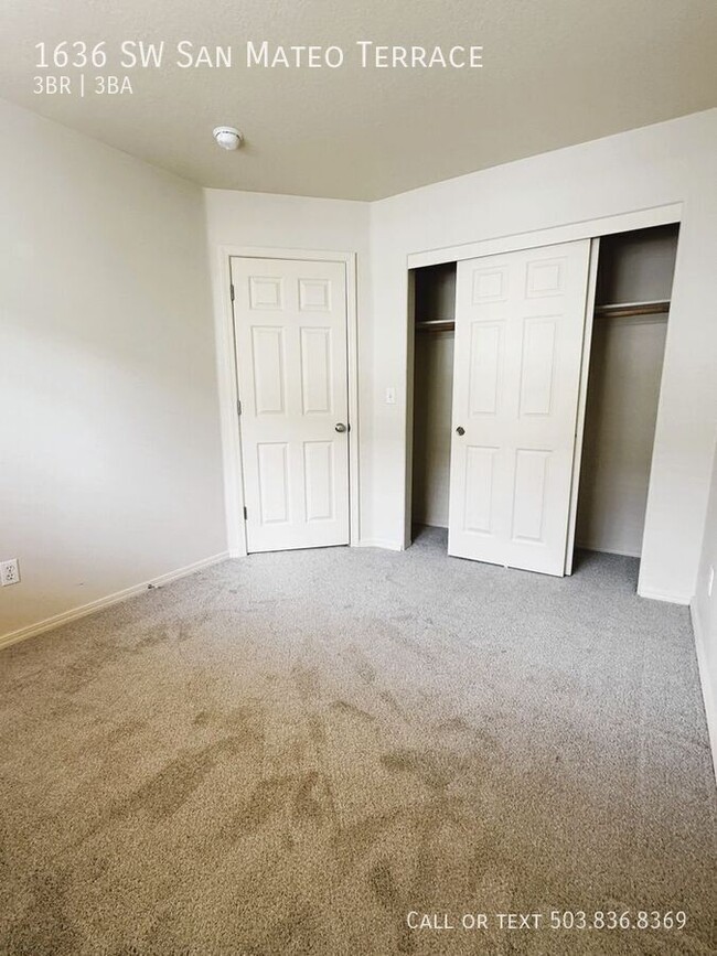 Building Photo - 1636 SW San Mateo Terrace