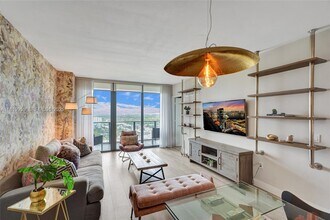 Building Photo - 121 NE 34th St