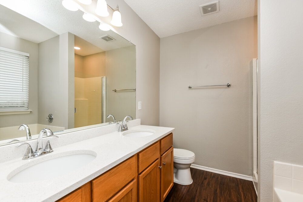 Building Photo - 3500 Lasso Rd