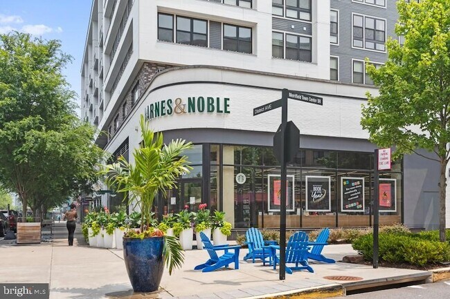 Building Photo - 9071 Loreleigh Way