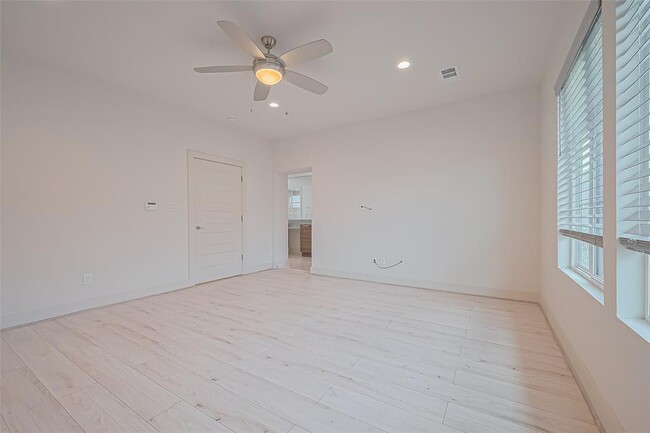 Building Photo - 11603 Royal Ivory Crossing