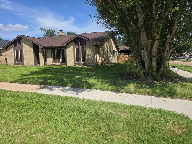 Building Photo - 9802 Sagepike Dr