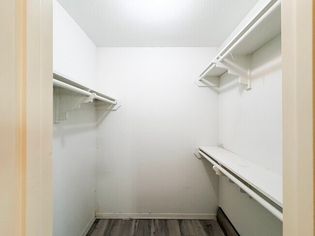 Building Photo - 6506 Briar Glade Dr