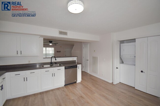 Building Photo - 6028 Sagi Cir
