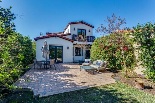 Building Photo - 4380 Beulah Dr