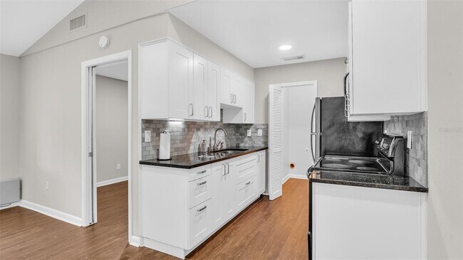 Building Photo - 7613 Amherst St