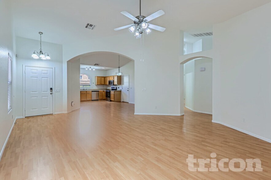 Building Photo - 2733 E Gary Way