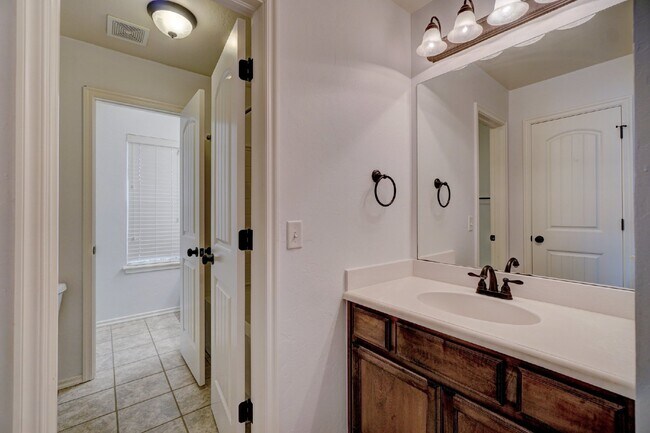 Building Photo - 3900 Sierra Vista Way