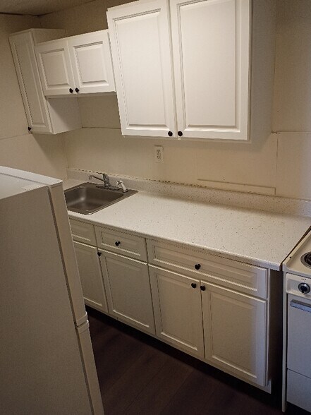 Building Photo - 406 N 4th St