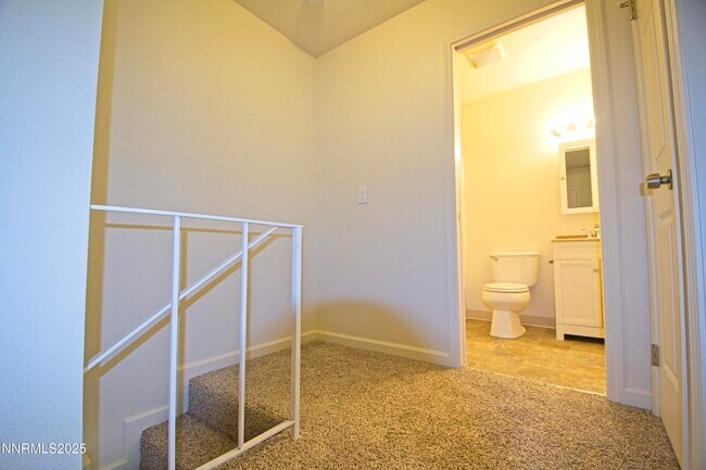 Building Photo - 4941 Catalina Dr