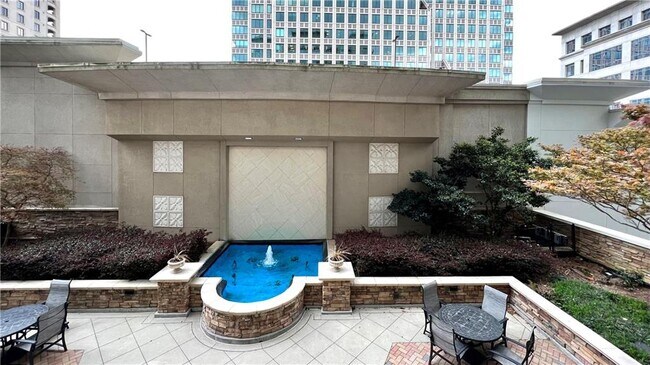 Building Photo - 3040 Peachtree Rd NW
