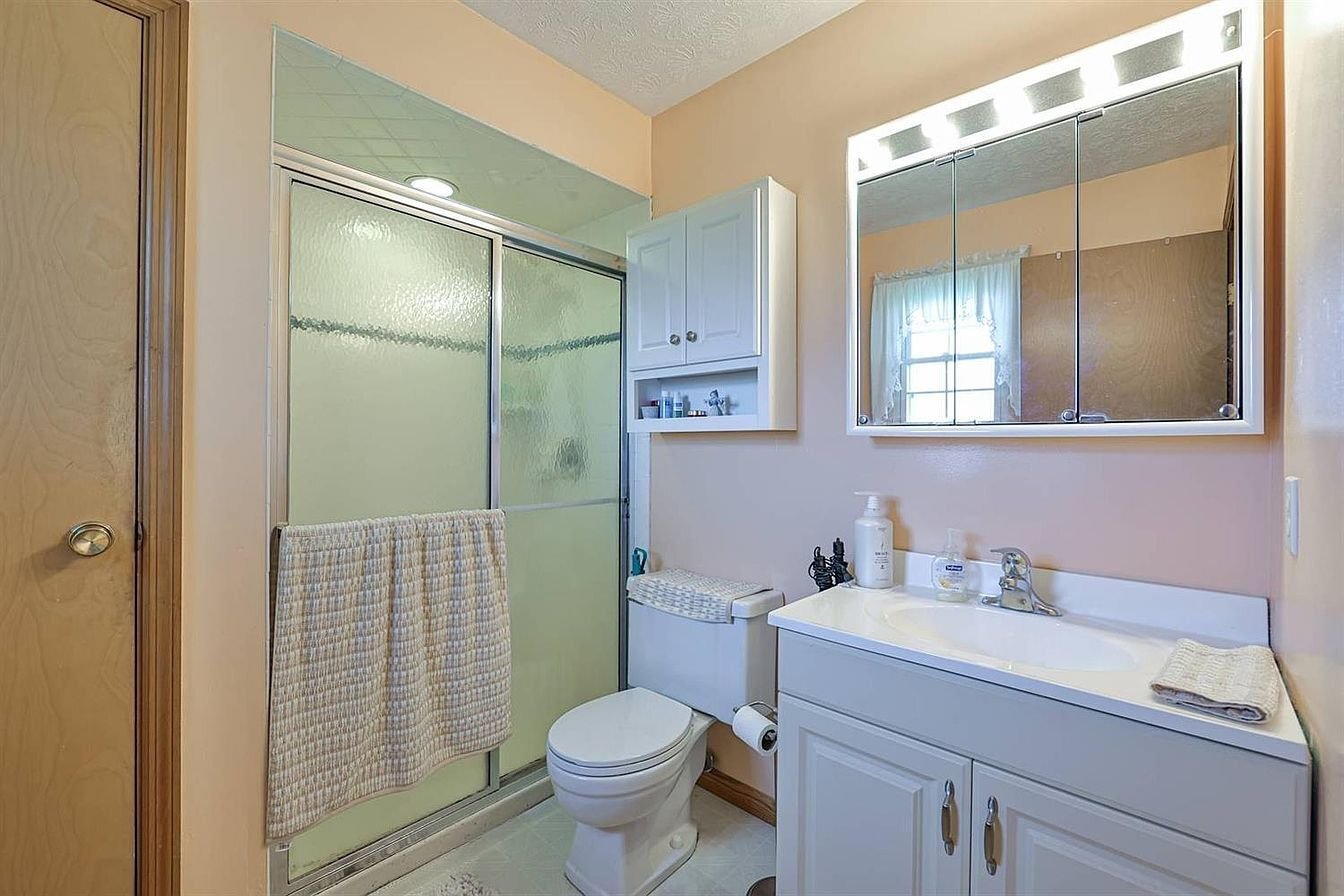 Building Photo - 5938 Fairdale Dr