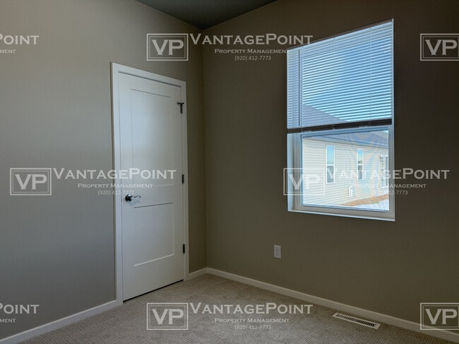 Building Photo - N9320 Gemstone Ct