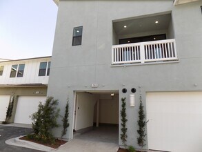 Building Photo - Beautiful 1 Bedroom 1 Bath Condo in Ranch ...