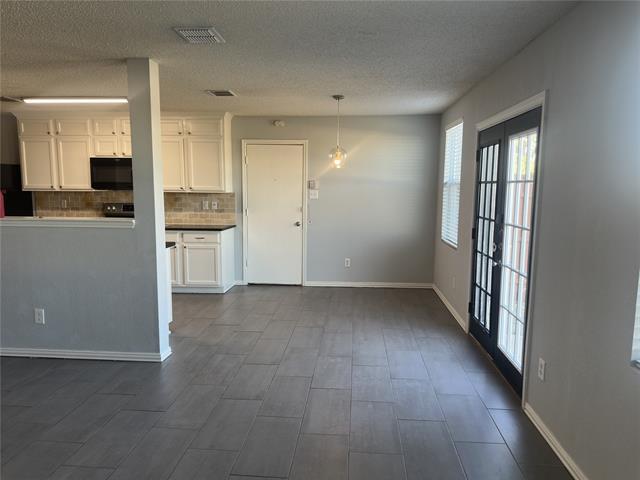 Building Photo - 1744 Hickory Creek Ln