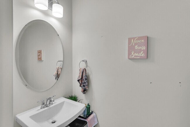 Building Photo - 254 Clear View School Rd