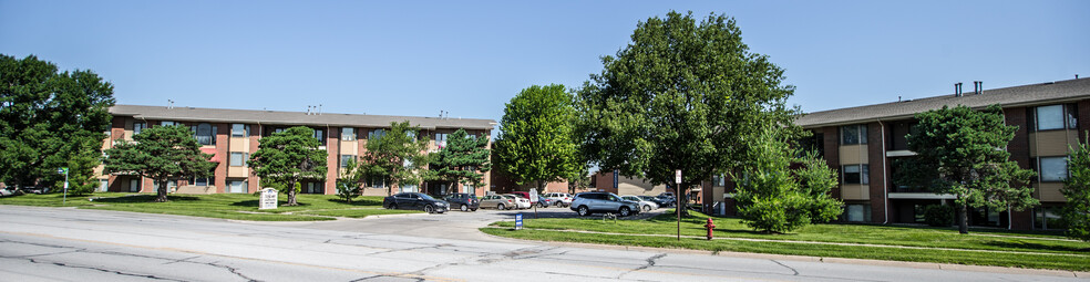 Primary Photo - Argosy Apartments