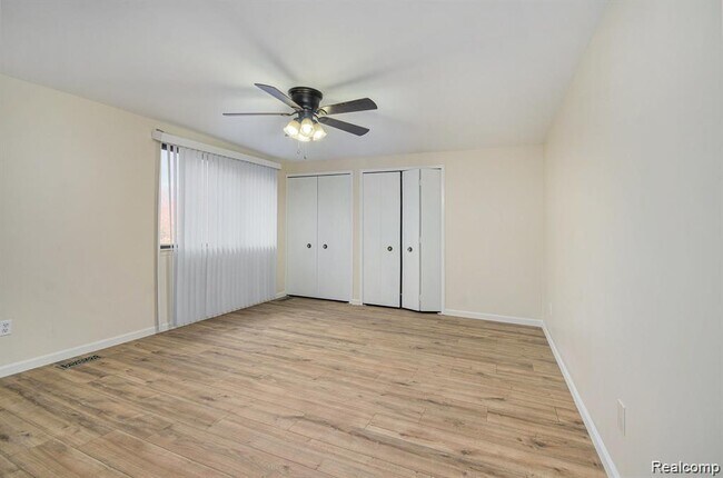 Building Photo - 37313 Clubhouse Dr