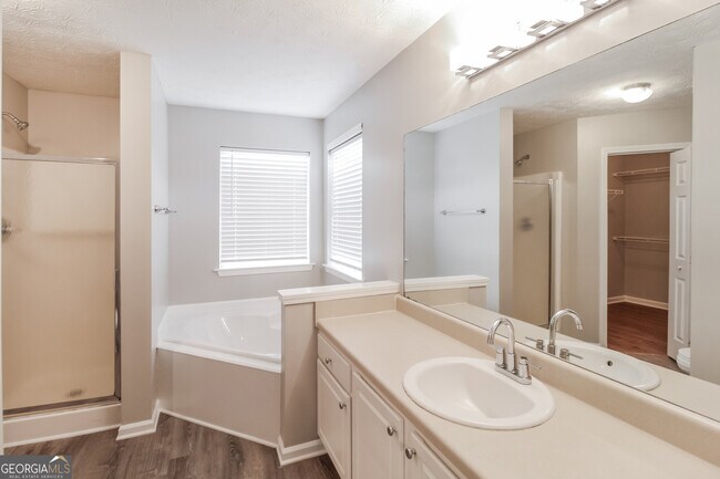 Building Photo - 80 Forest Brook Dr