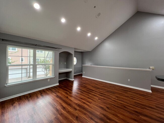 Building Photo - Great Condo for rent!