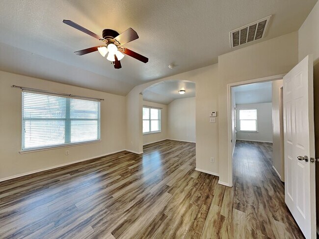 Building Photo - 9100 Lockhart Dr