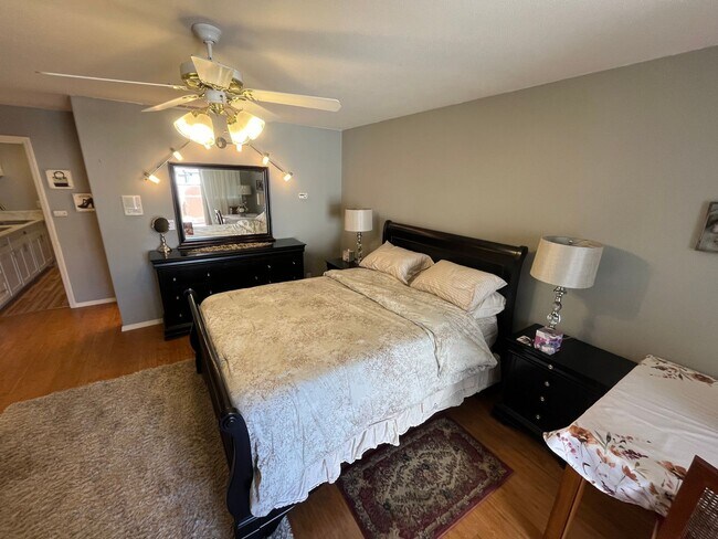 Building Photo - Single Bedroom Suite -- Furnished Upon Req...