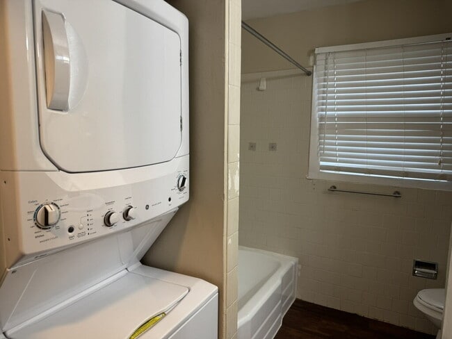 Building Photo - "Charming 2-Bedroom Duplex Retreat in Lubbock – Spacious 997 Sq Ft Gem!"