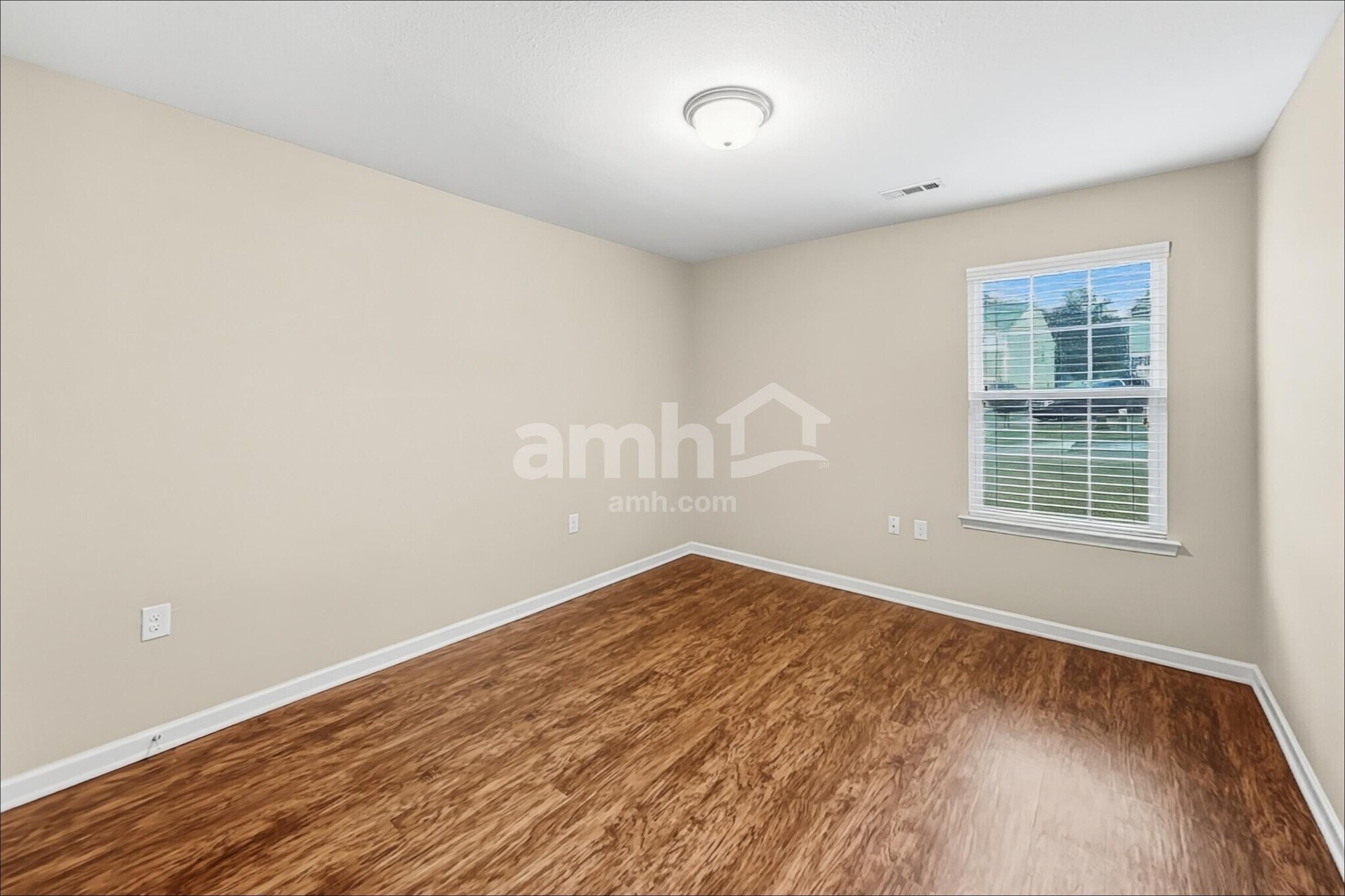 Building Photo - 410 Lind Point Ln