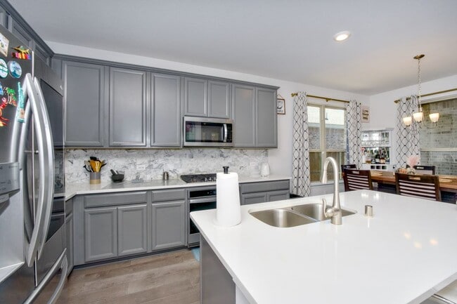 Building Photo - 1121 Milfoil Dr