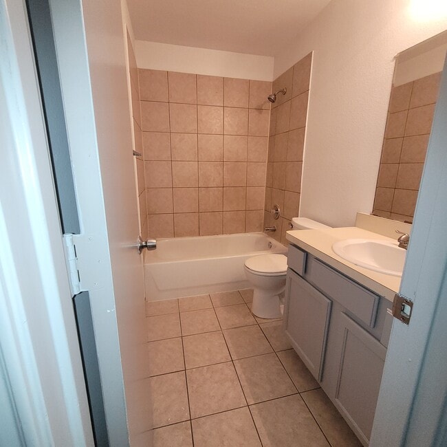 Building Photo - 200 Alpine Dr