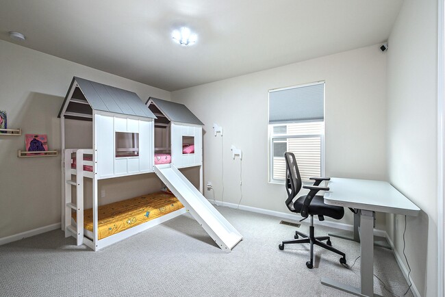 Building Photo - 737 Haywood Dr
