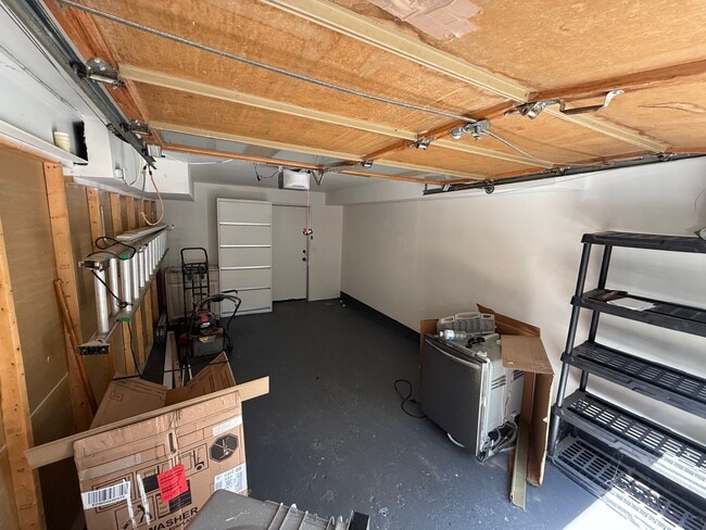 Building Photo - 7809 N Oregon Ave