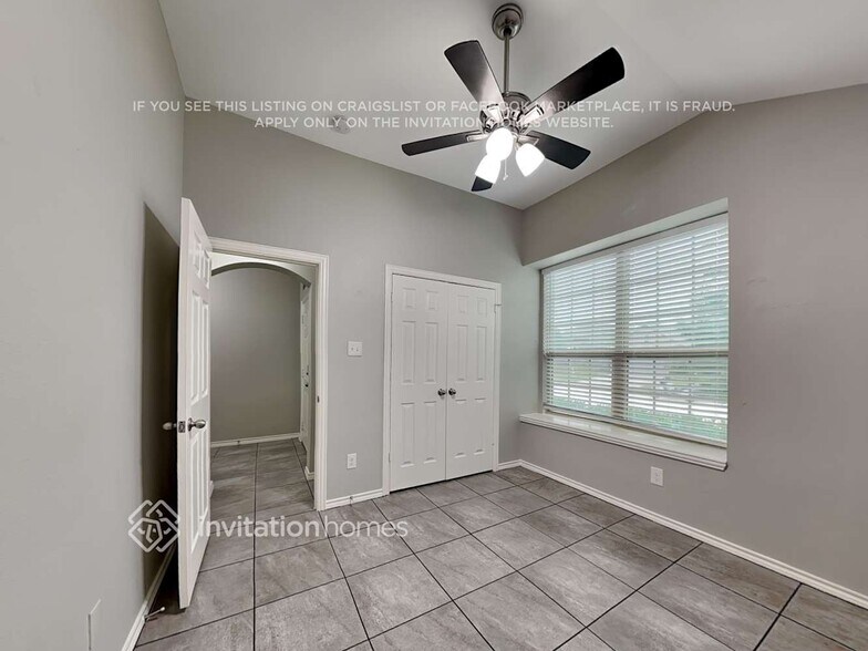 Building Photo - 2516 Old Buck Dr