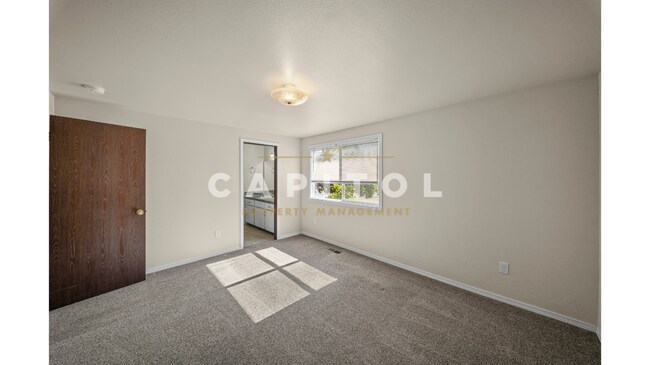 Building Photo - 6417 Congressional Dr SE