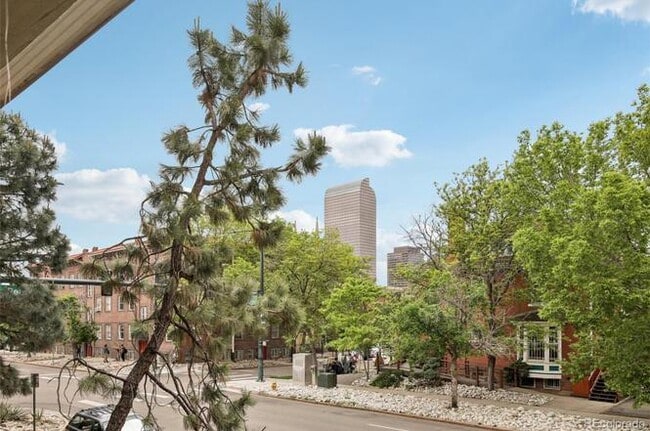 Building Photo - 1376 N Pearl St
