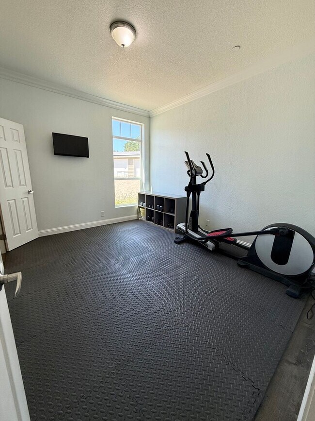 Building Photo - BEAUTIFUL 4 BEDROOM 2 BATH HOME IN ARROYO ...