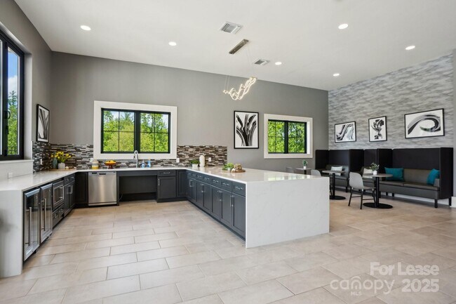 Building Photo - 6295 Ashton Pk Dr