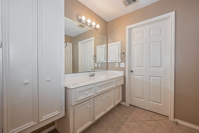 Building Photo - 16715 Red Falls Cir