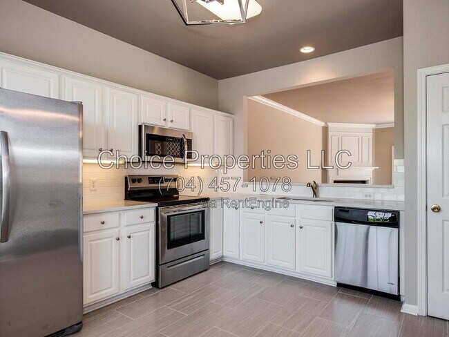 Building Photo - 14930 Ballantyne Village Way