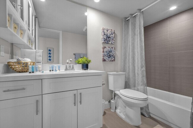 Building Photo - 601 N Ocean Blvd