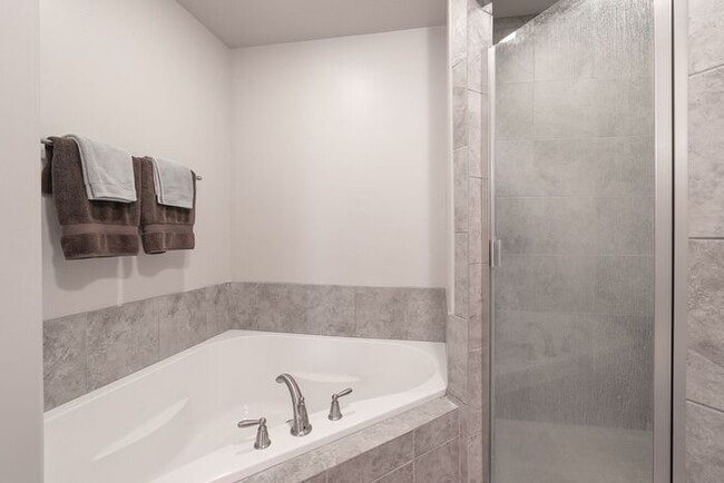 Building Photo - Text RENT to +18019018302