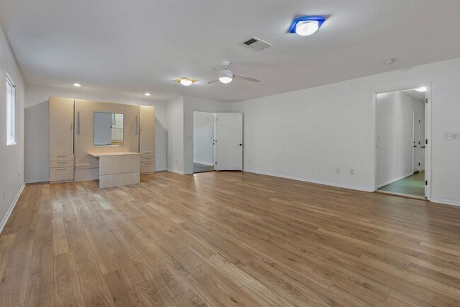 Building Photo - Expansive View of San Diego Bay! Double Ca...