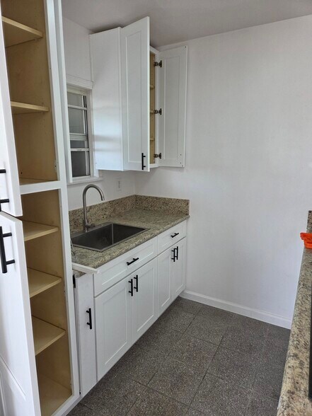 Building Photo - 4008 Rockwood St